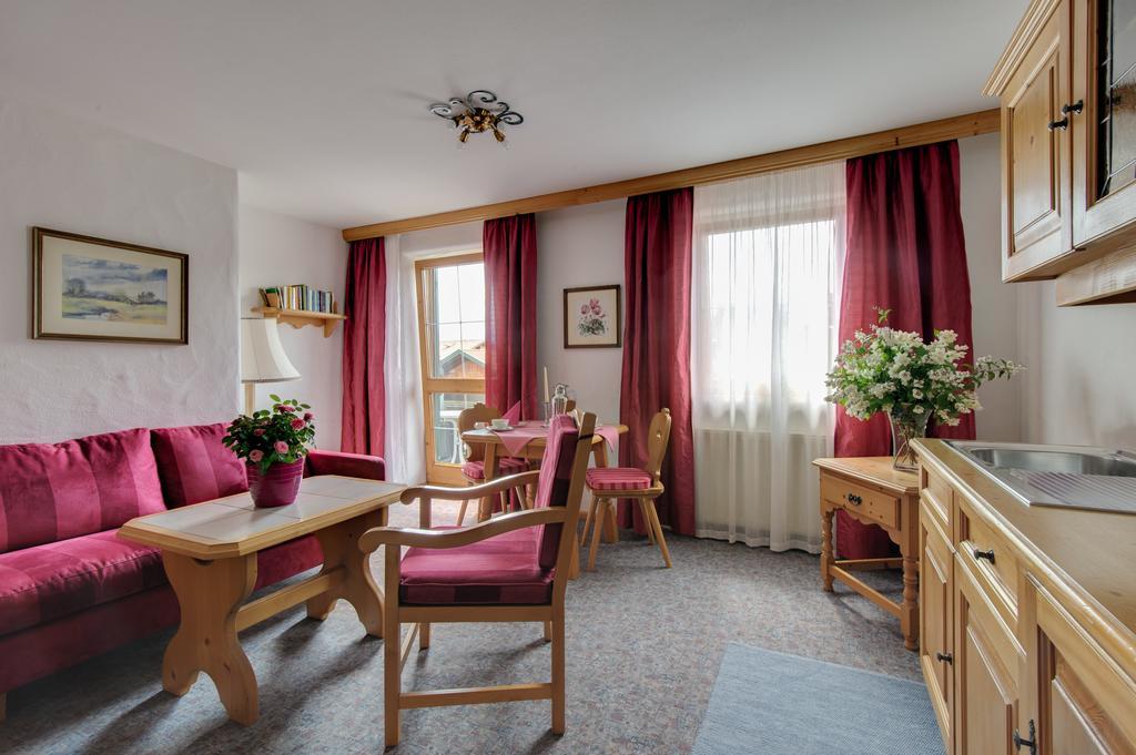 Parkhotel Living Bad Bayersoien Экстерьер фото